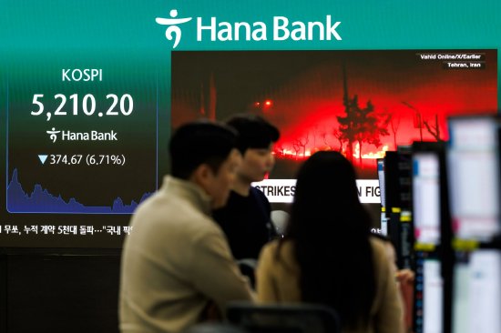  全球金融市场惊魂未定；两秒钟内百万美元蒸发，中东战火重塑交易格局。 股票财经 全球金融市场惊魂未定；两秒钟内百万美元蒸发，中东战火重塑交易格局。 股票财经 全球金融市场惊魂未定；两秒钟内百万美元蒸发，中东战火重塑交易格局。 股票财经