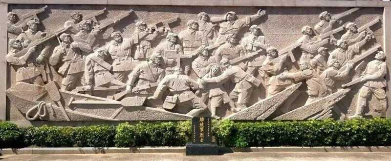  西沙湾上空硝烟散尽；曾恨老人用一生守护烈士英魂；解放军廿七君庙永存感恩。 文化旅游