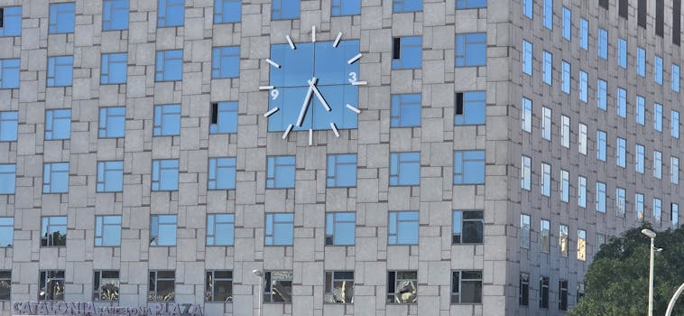  沪市上市公司行动积极；股东以实际举措稳定市场预期；回购增持热潮显现长期信心。 股票财经