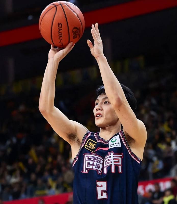 内线战术演变与球员负荷管理:基于广州男篮的数据透视 IT技术