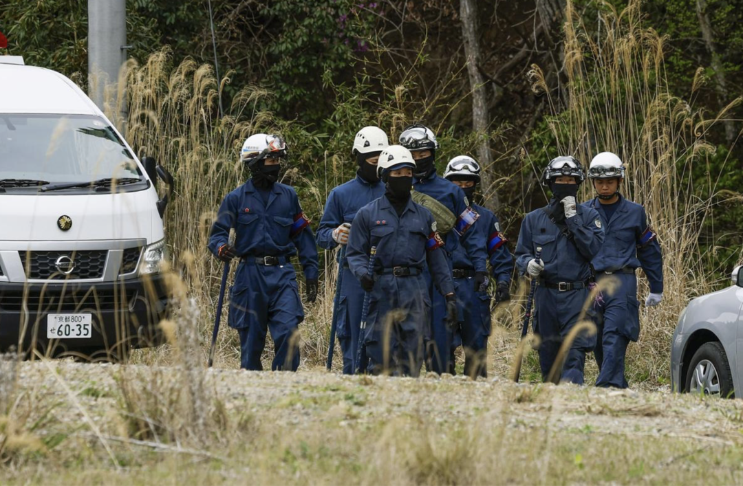  那个穿“84”号卫衣的男孩，再也没能走进教室 新闻