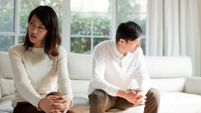  中年婚姻危机：信任崩塌后的理性分析与应对策略 情感心理